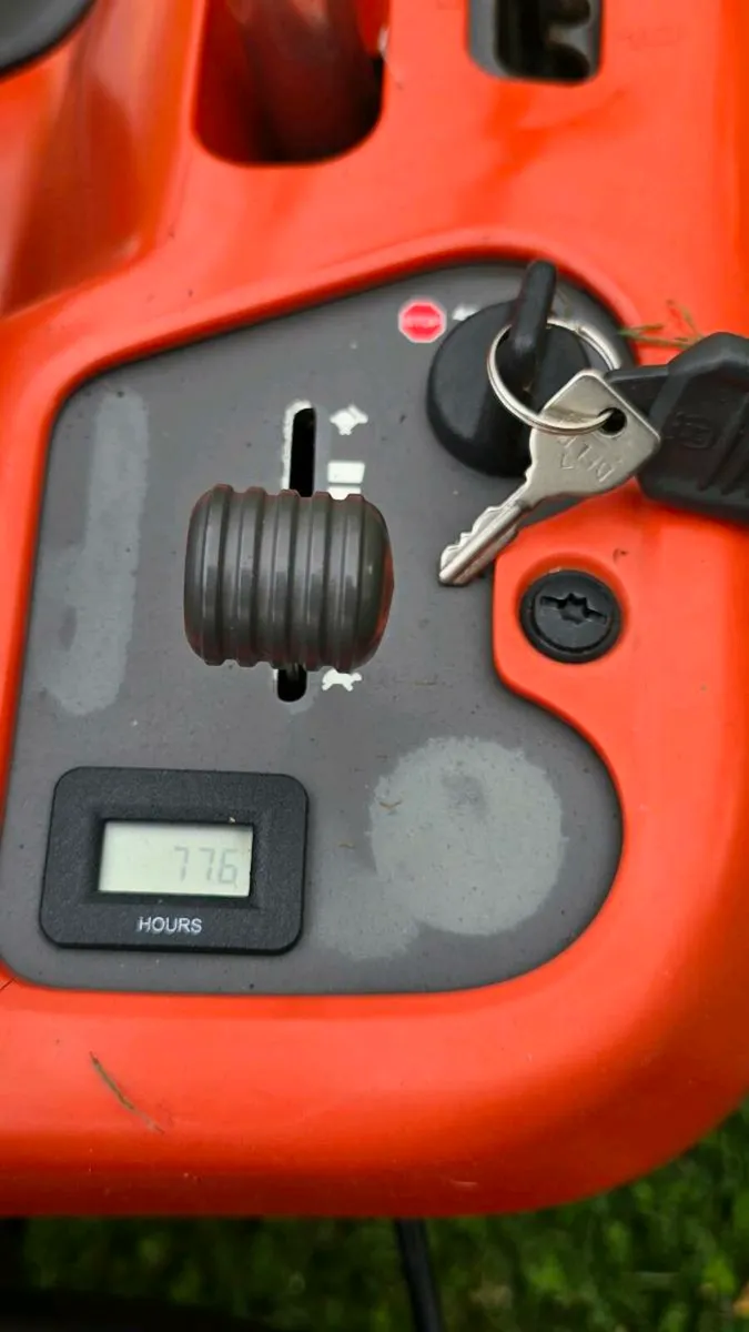 Husqvarna R214TC - Image 2