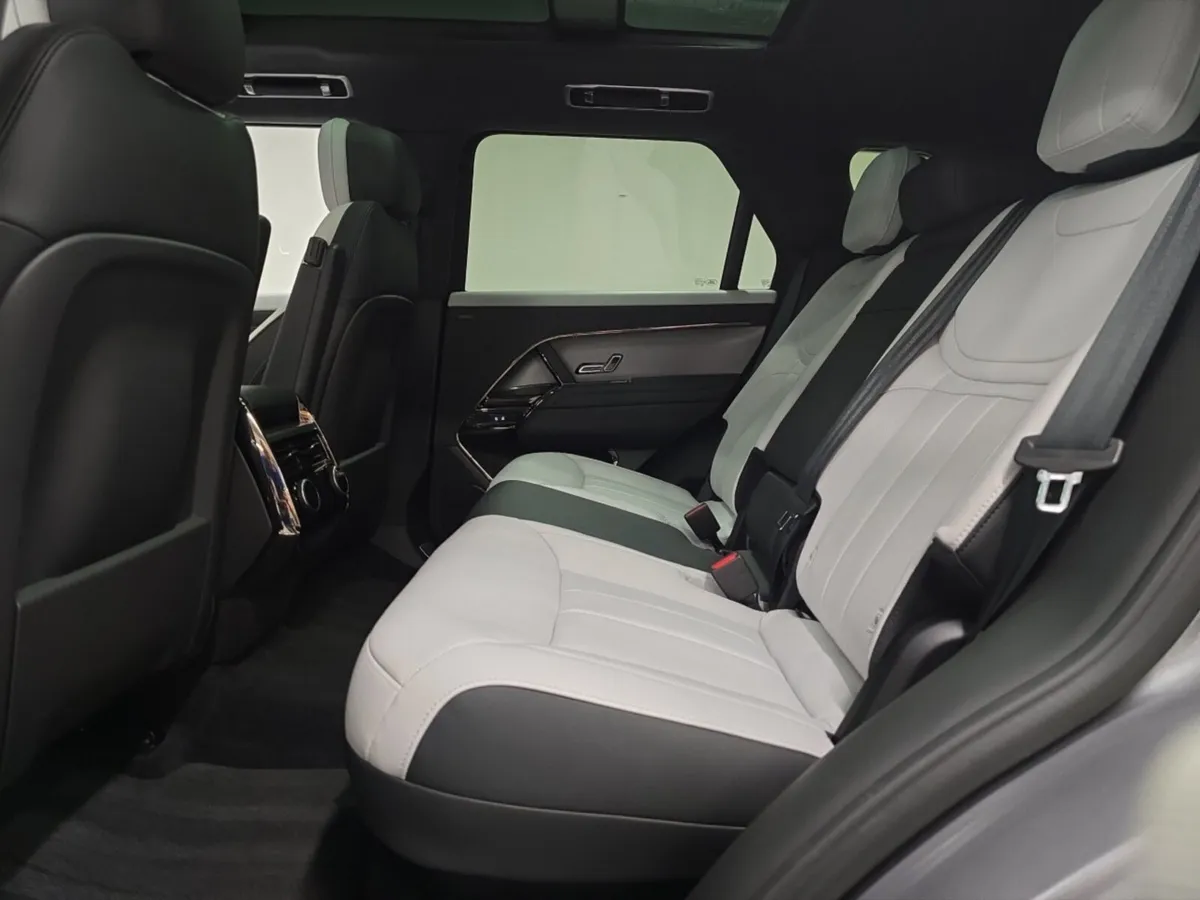 Land Rover Range Rover Sport Diesel Estate Dynamic - Image 4