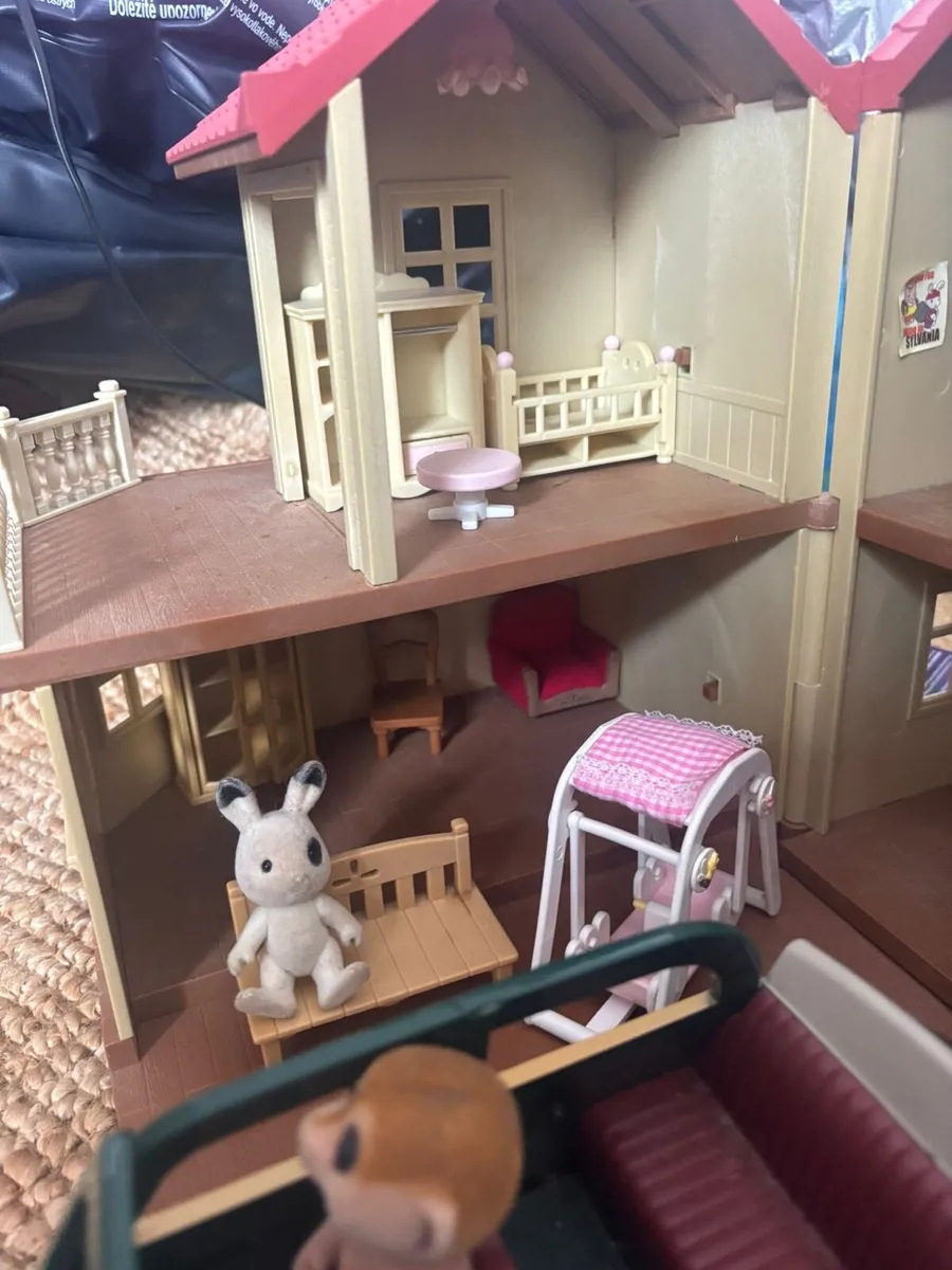 Sylvanian families house and car - Image 3