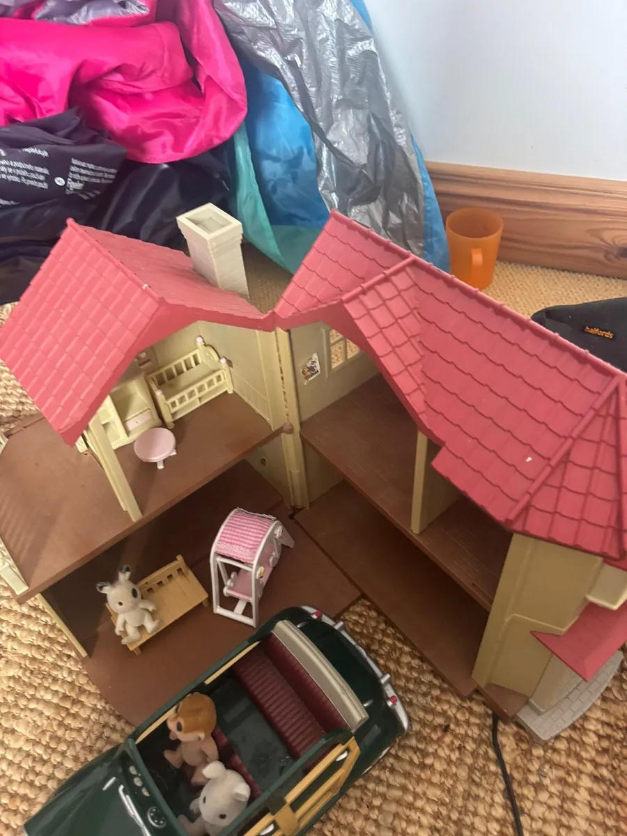 Sylvanian families house and car - Image 4