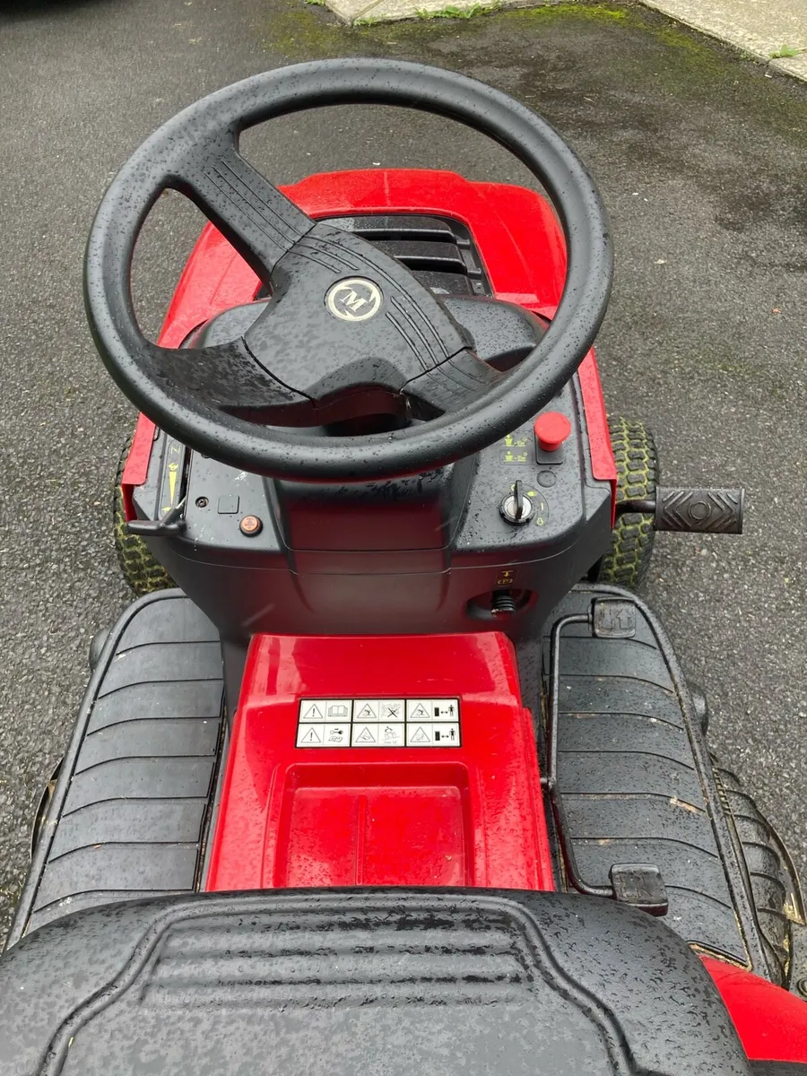 Mountfield ride on lawnmower - Image 4