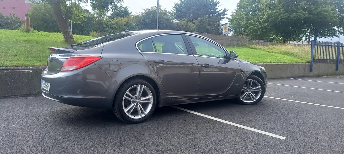 Vauxhall Insignia 2011 - Image 2