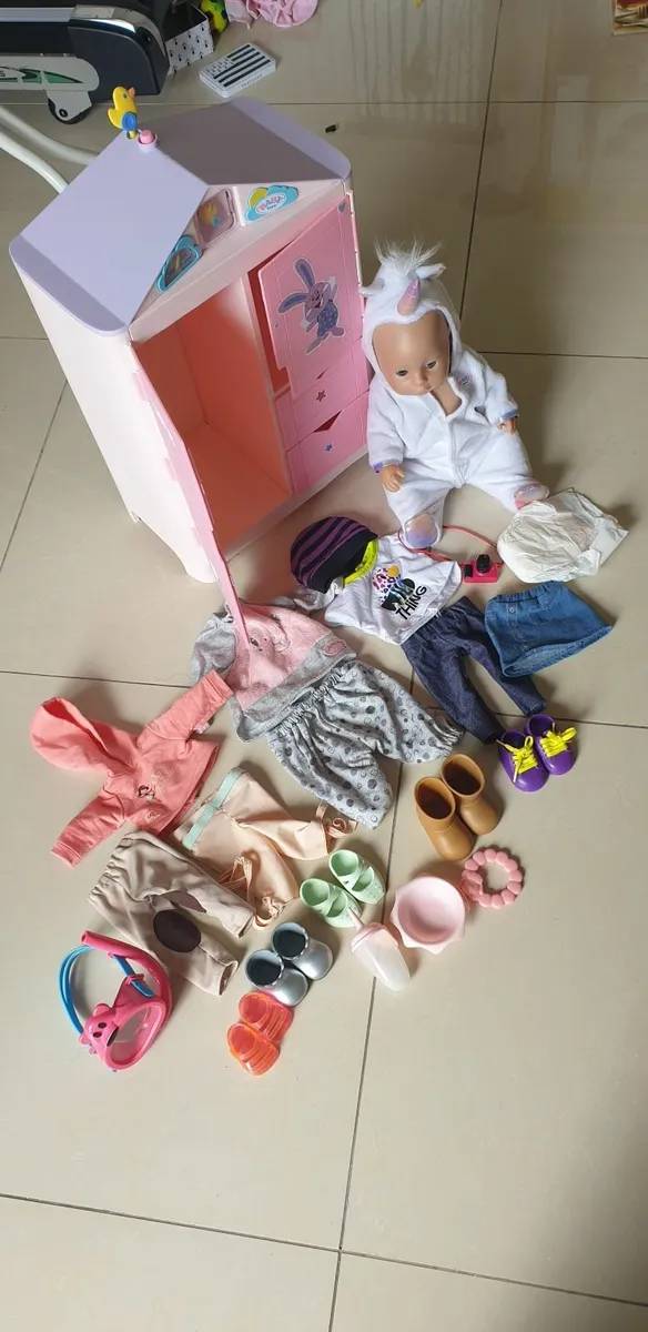 Baby born wardrobe withe weather duck + doll - Image 1