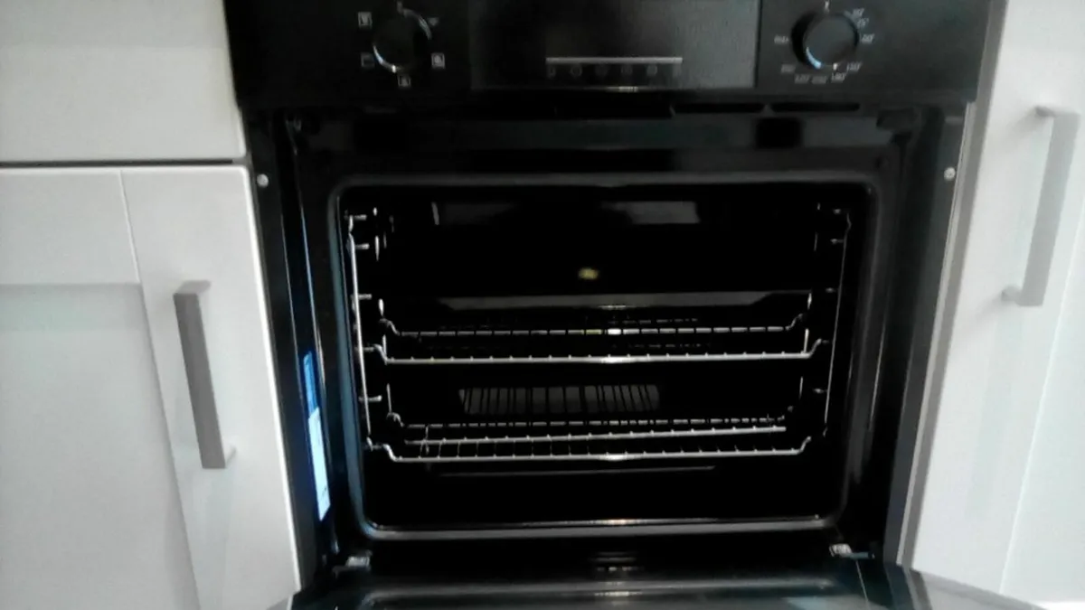 Oven - Image 1