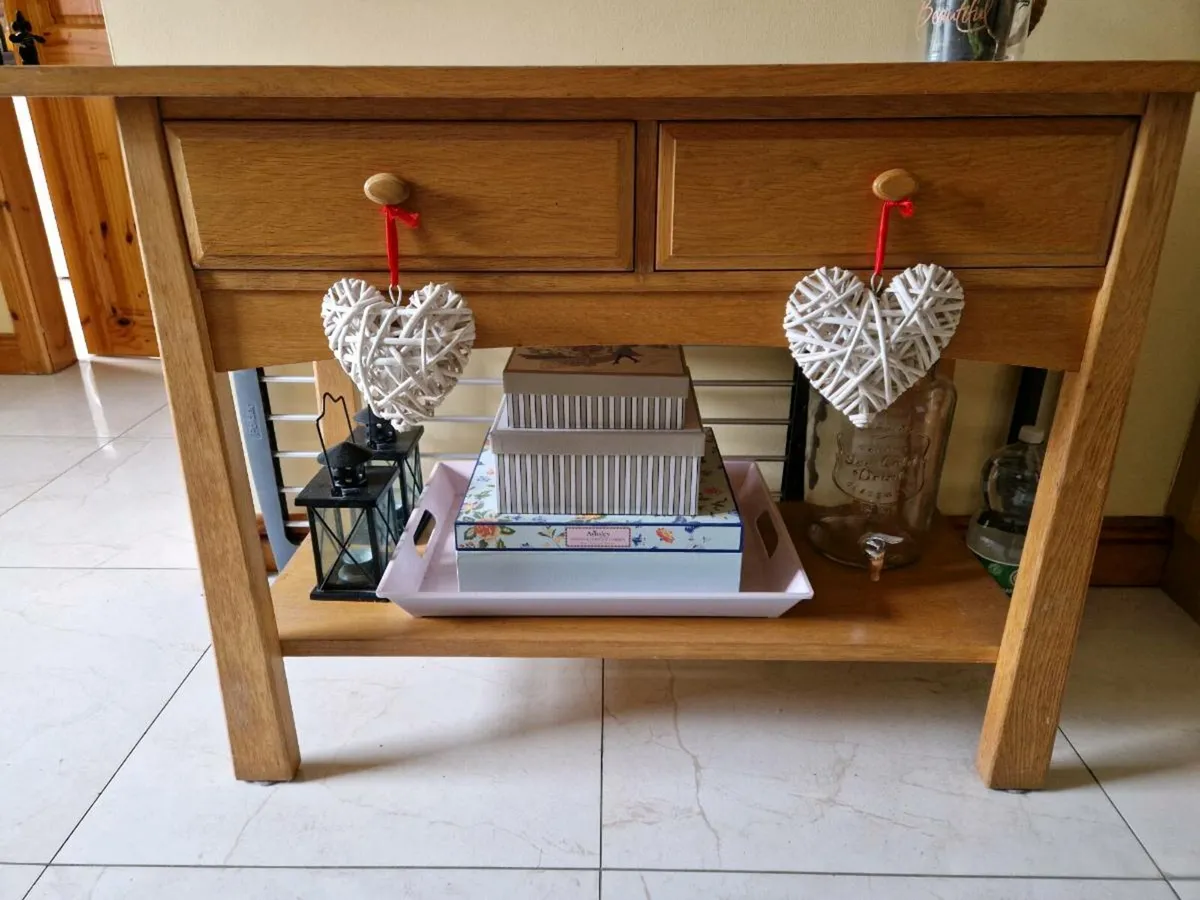 Console table - Image 1