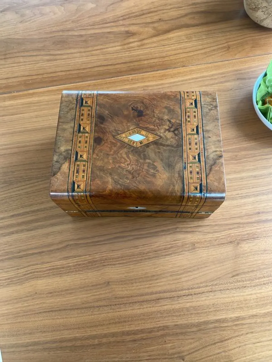 antique ladies writing box with key - Image 1