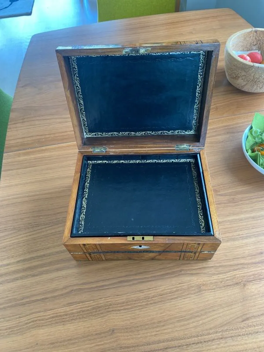 antique ladies writing box with key - Image 2