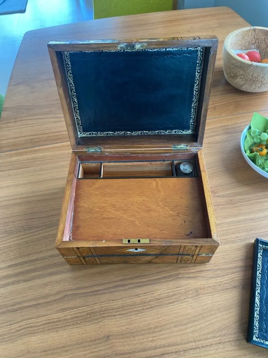 antique ladies writing box with key - Image 3