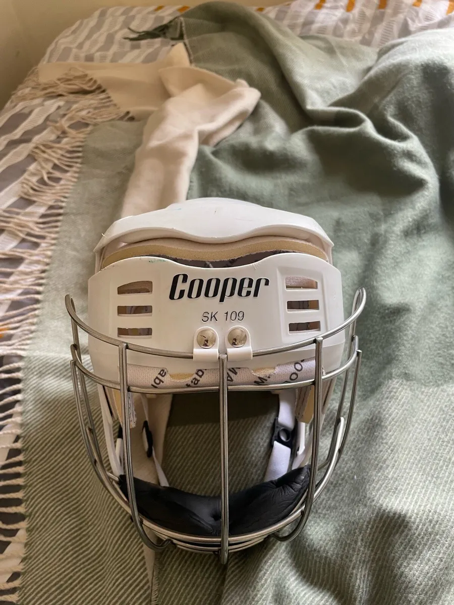 Cooper sk109 hurling helmet - Image 3