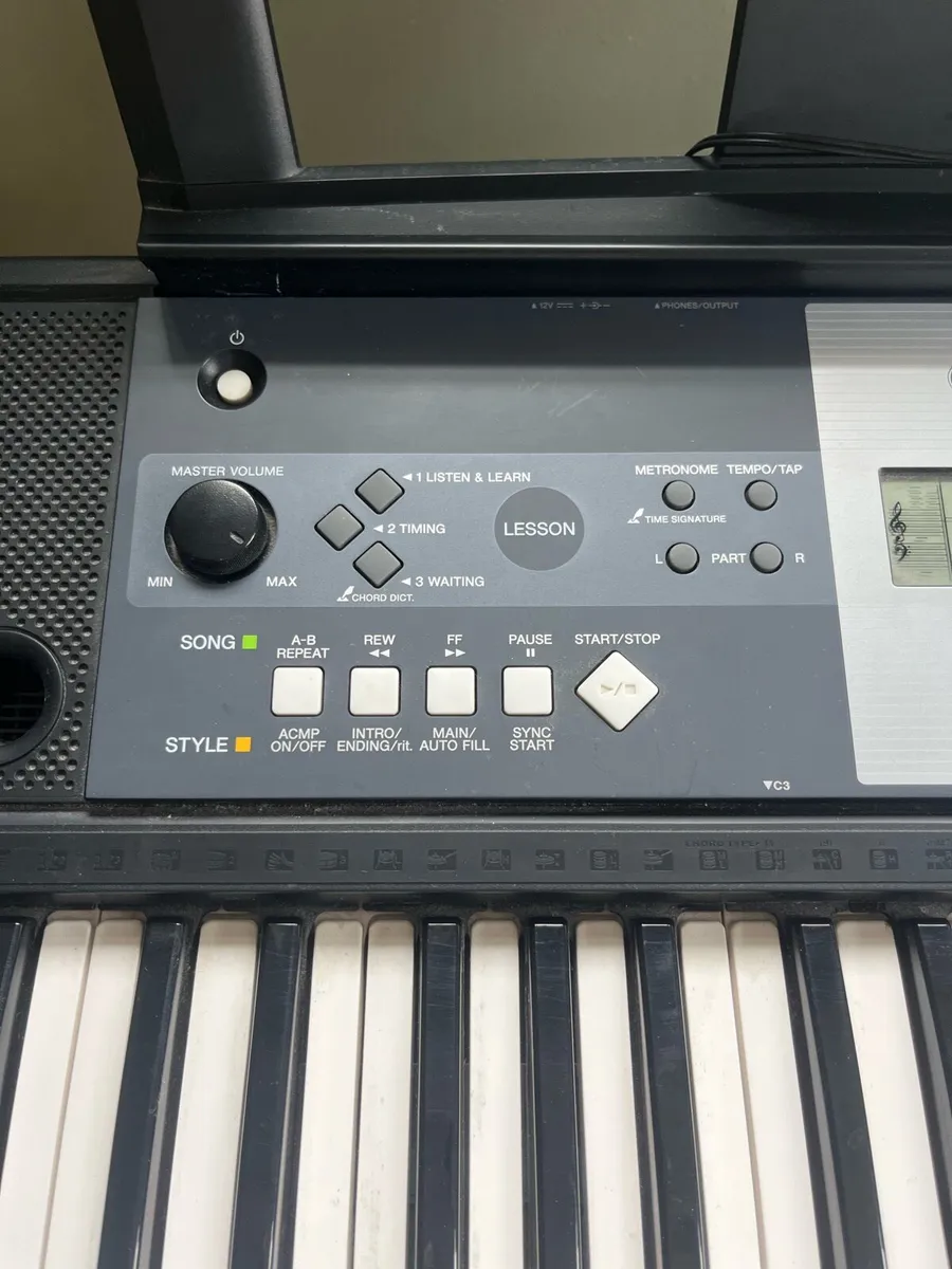 Yamaha keyboard - Image 2