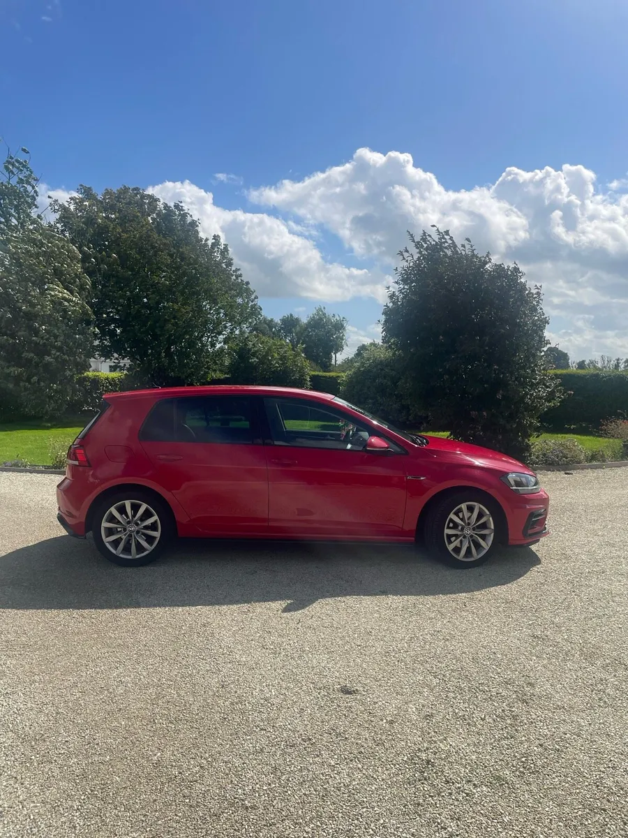 2017 Volkswagen Golf R-Line Highline 1.6TDI - Image 2