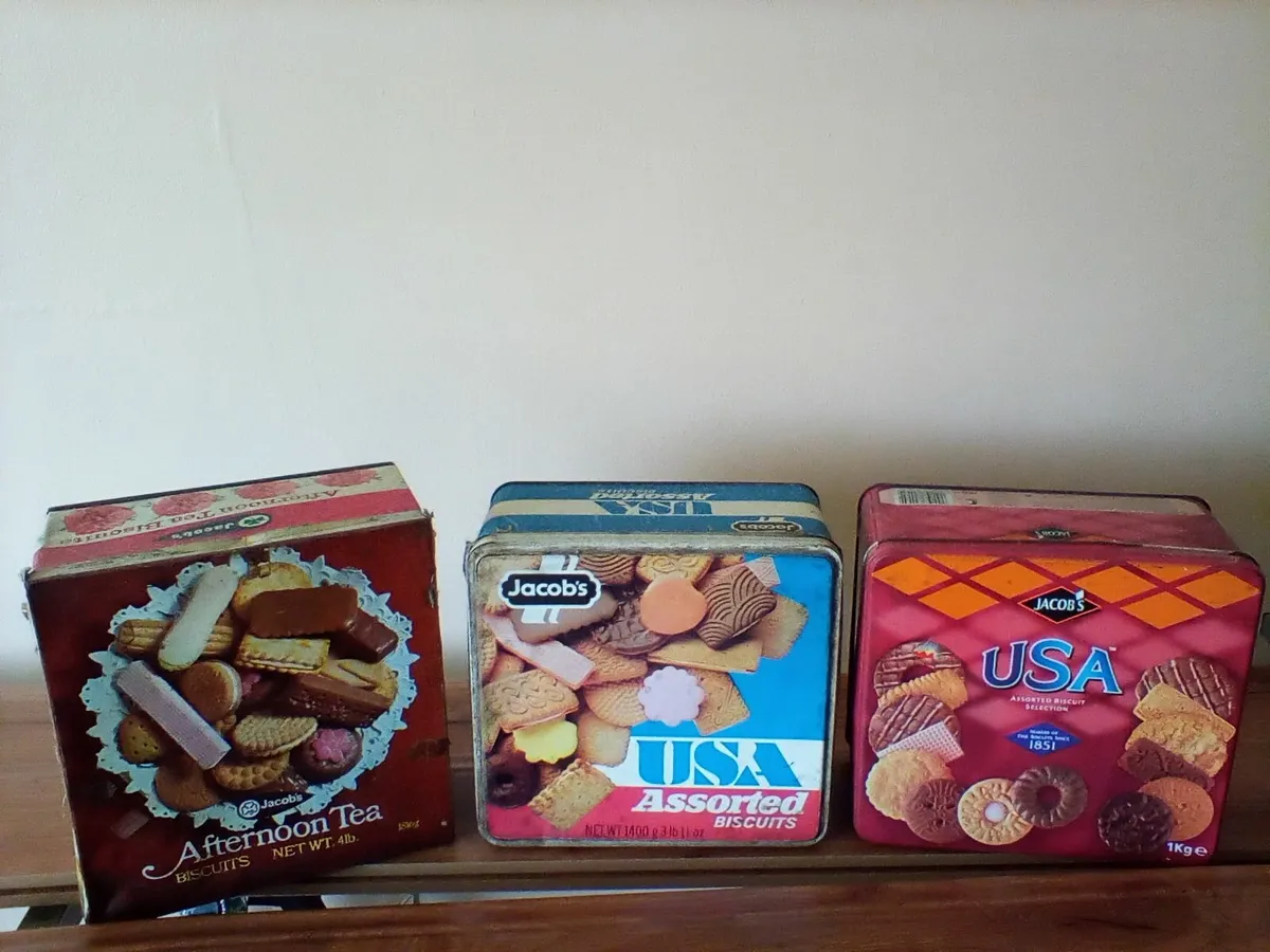 Vintage biscuites tins - Image 1