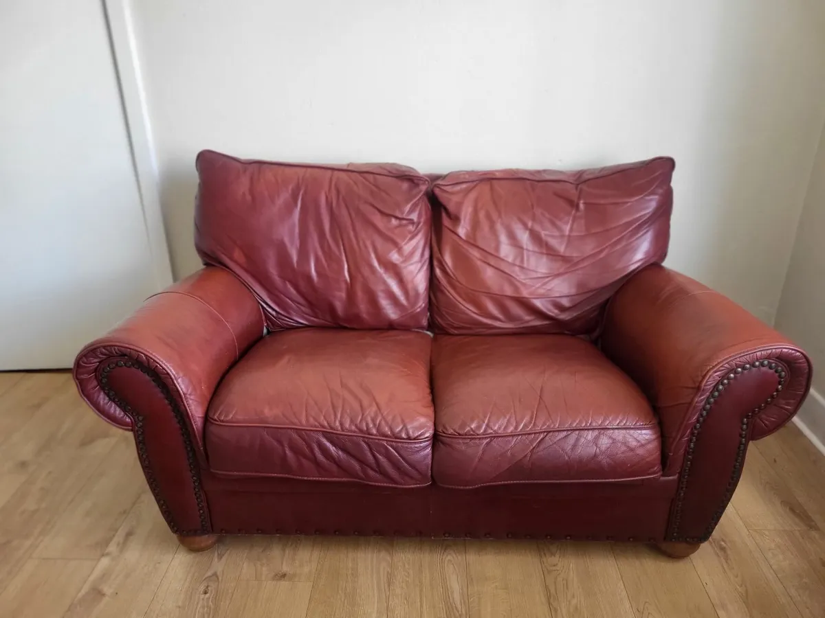 Comfortable Leather couch - Image 1