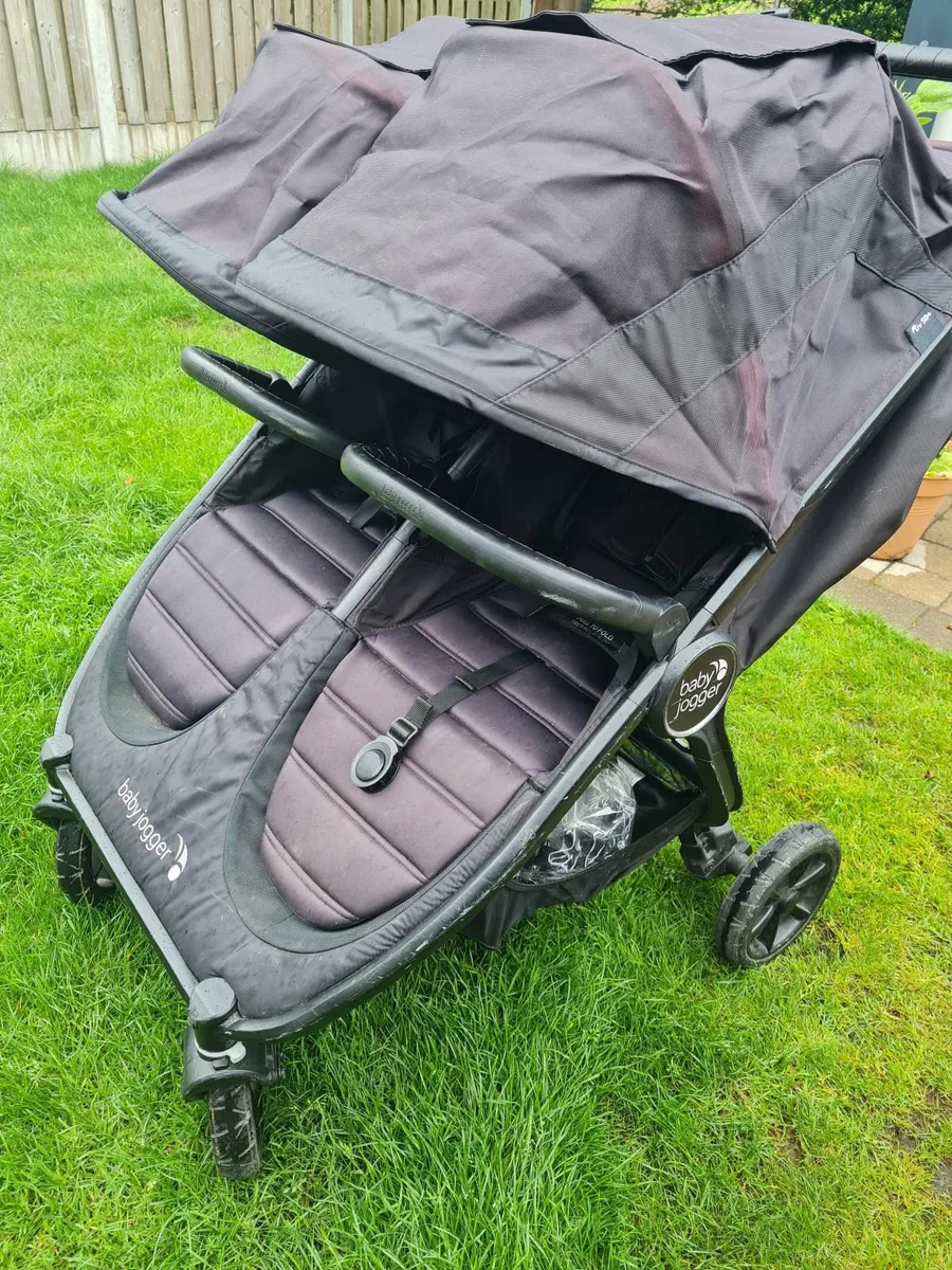 Double Buggy and Carrycot - Image 1