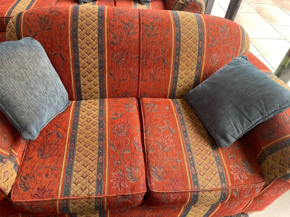 Preloved Suite of furniture for sale - Image 4