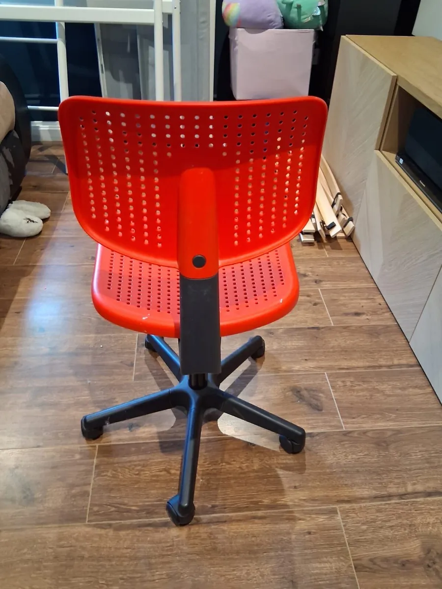 Kids desk chair - Image 2