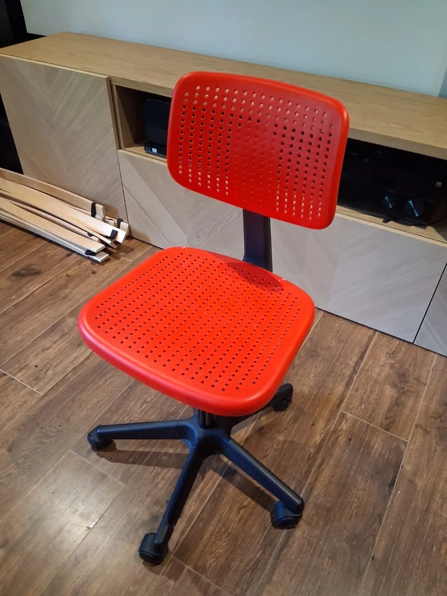 Kids desk chair - Image 3