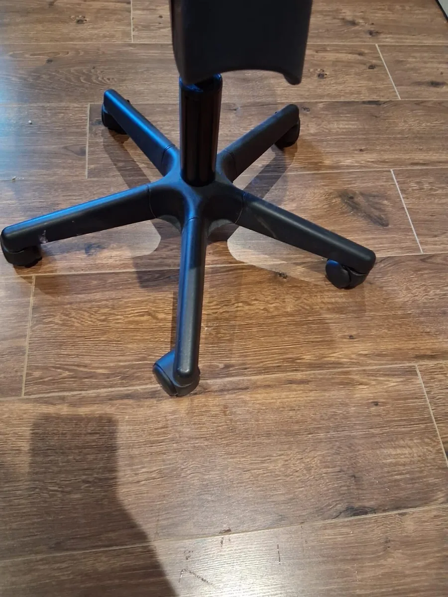 Kids desk chair - Image 4