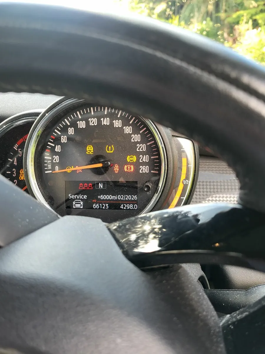 Mini Cooper Hatchback 2018 1.5L Diesel - Image 4