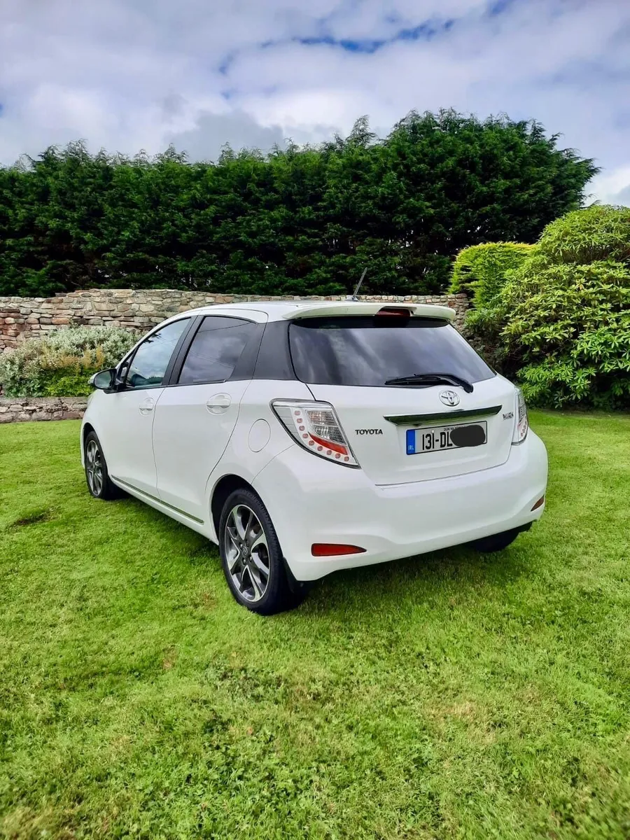 2013 Toyota Yaris trend 1.3vvt-I - Image 2