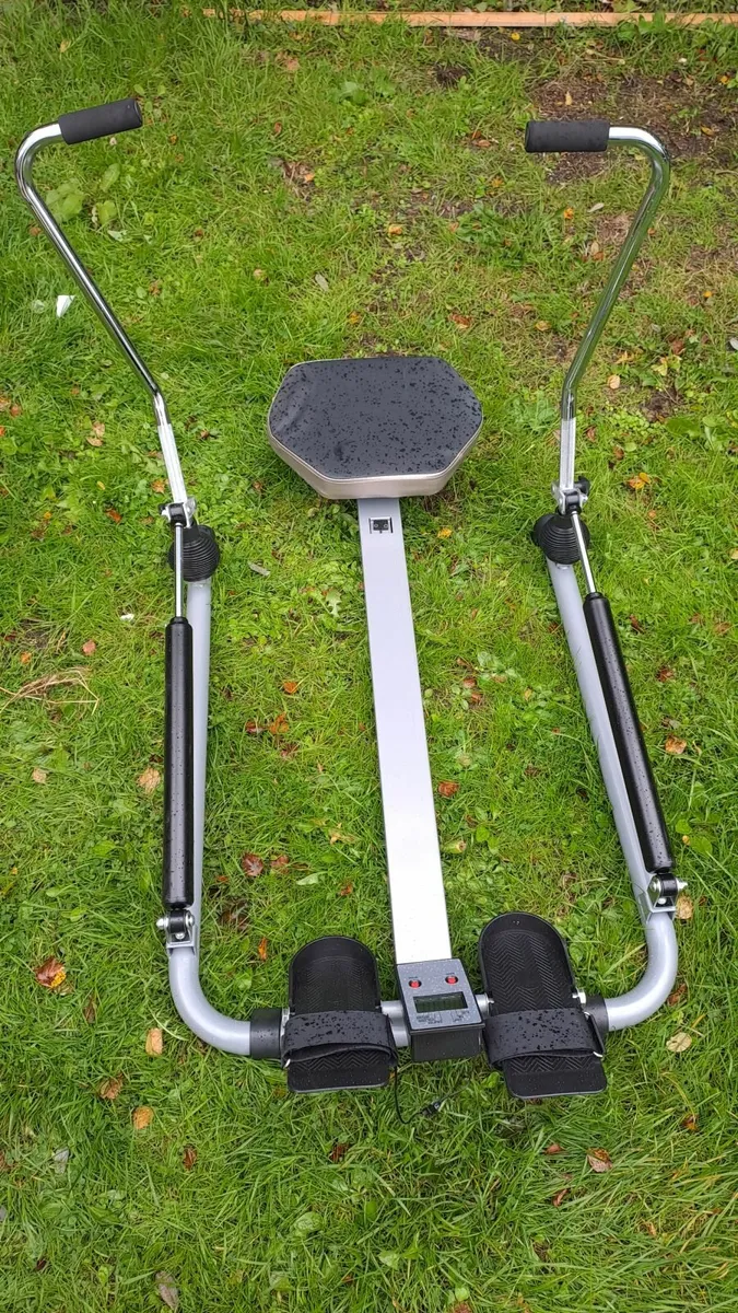 Rowing Machine - Image 1