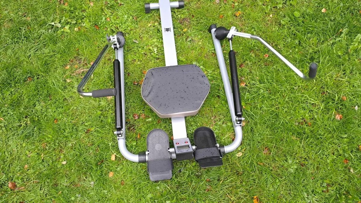 Rowing Machine - Image 4