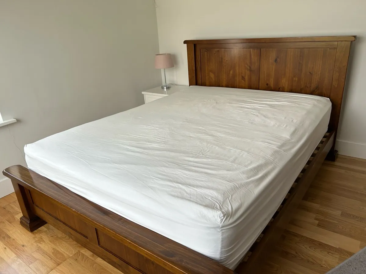 Bed - Image 1