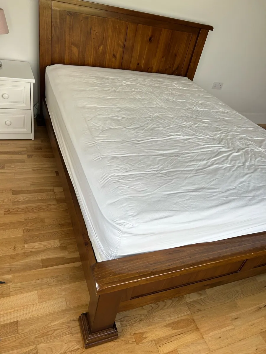 Bed - Image 3