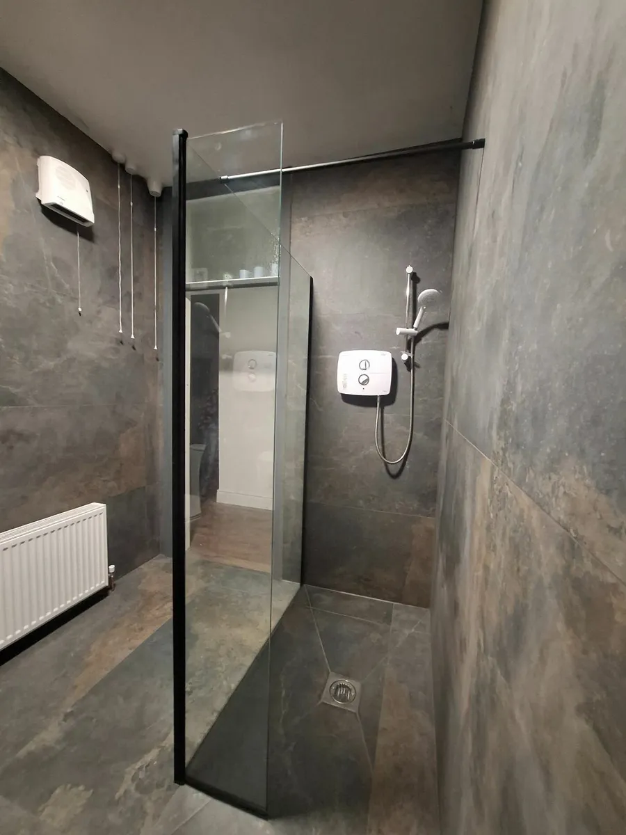 Shower screen - Image 2