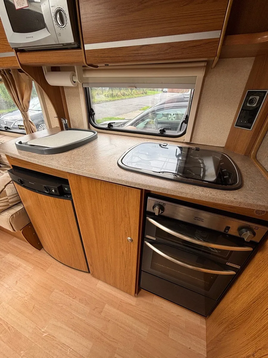 2010 Bailey Pageant/Series 7 - Bordeaux - 4 Berth - Image 4