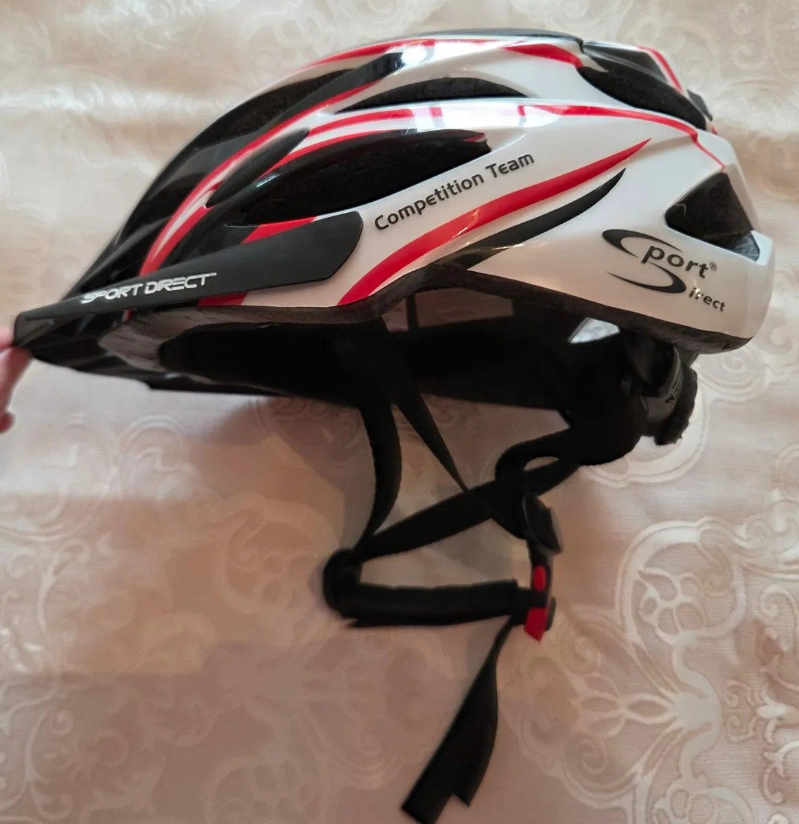 Cycling helmet - Image 1