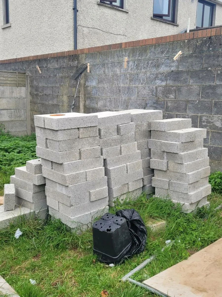 250 Solid Concrete Blocks - Image 1