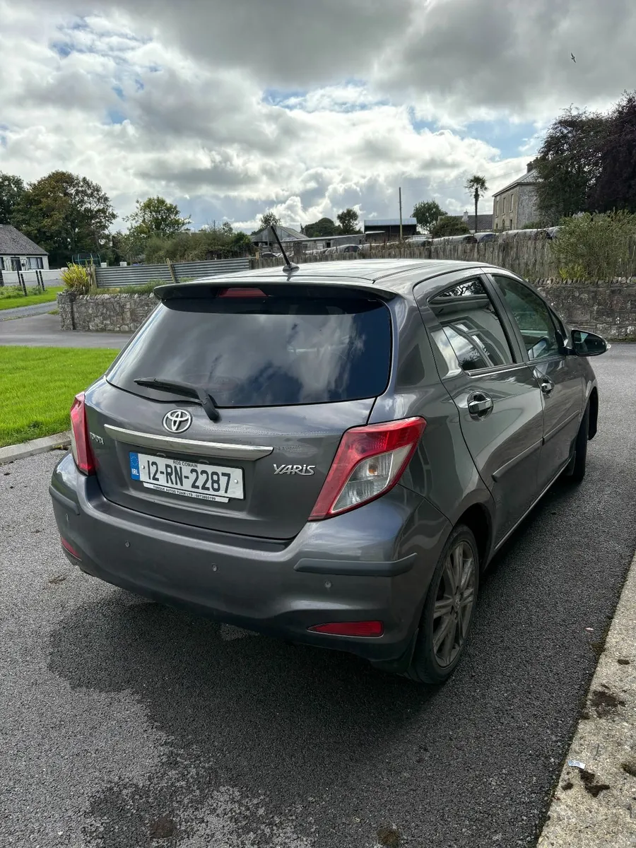 Toyota Yaris 2012 - Image 2
