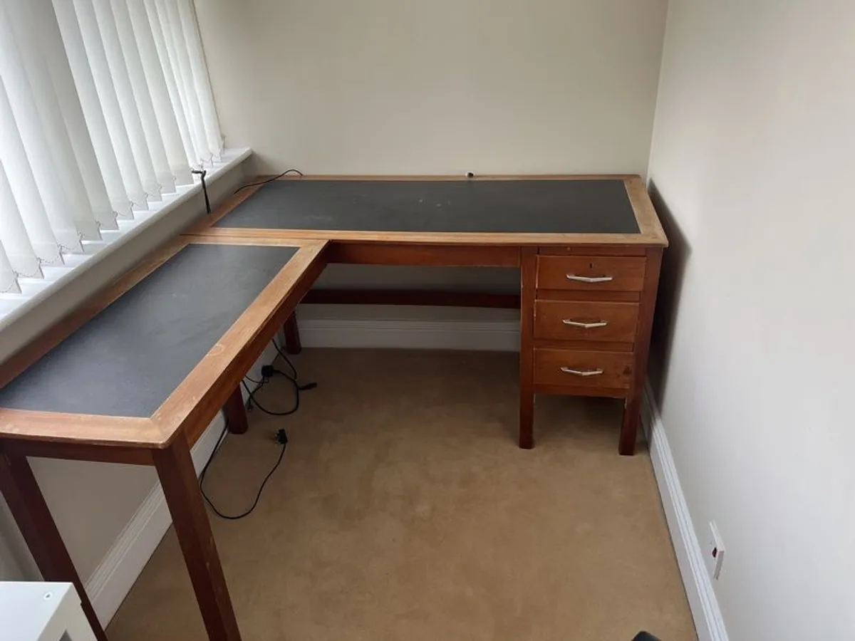 Vintage L Shaped desk - Image 1