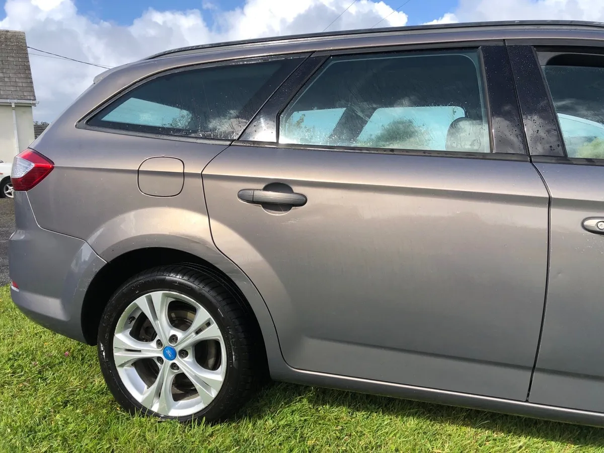 Ford mondeo Zetec 140 2owner car - Image 4