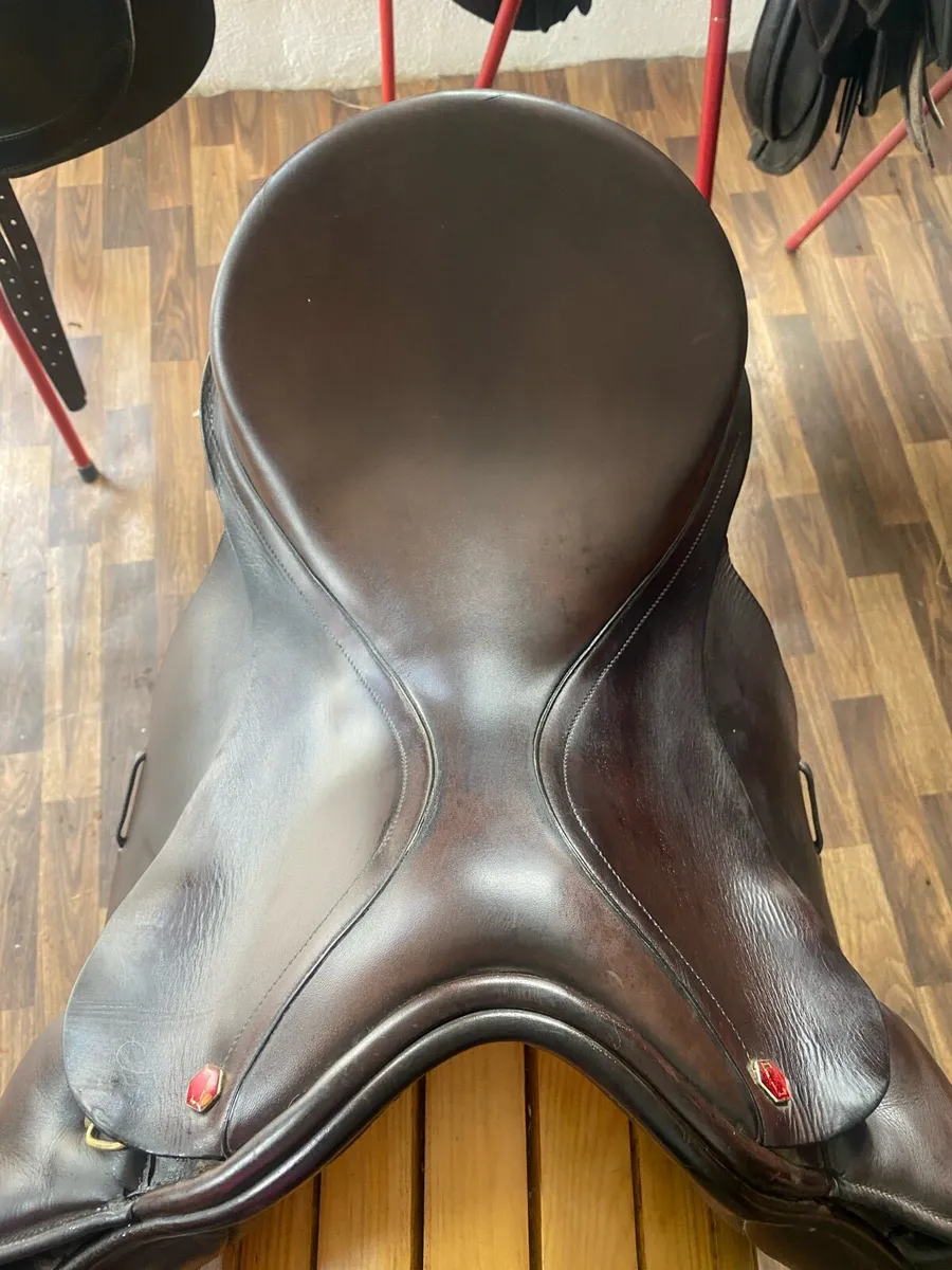 Albion K2 17” fits like ex wide - Image 2