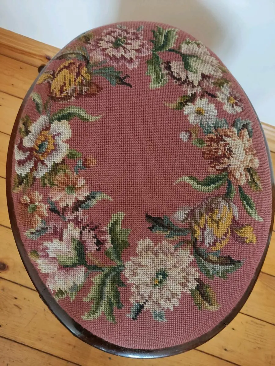 Antique chair - Image 2