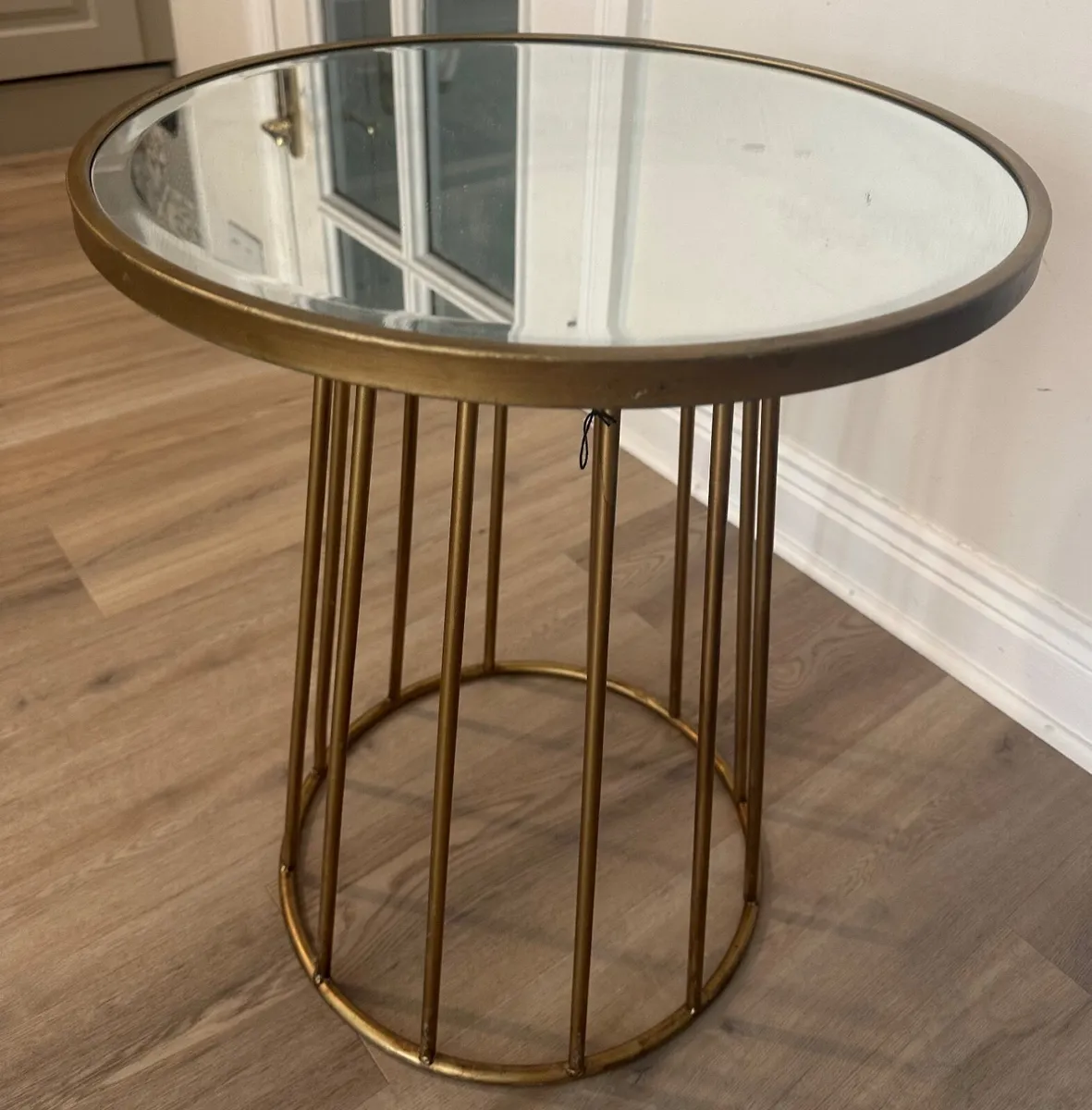 Gold table - Image 1