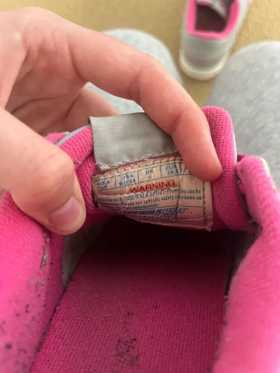 Heelys shoes with wheels - Image 2