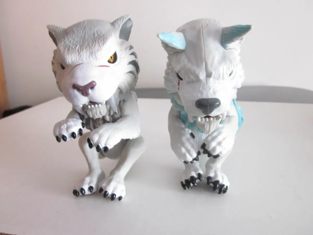 WowWee Fingerlings Wolf and Sabretooth Tiger - Image 1
