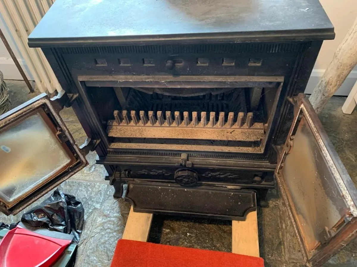 cast iron stove - Image 2
