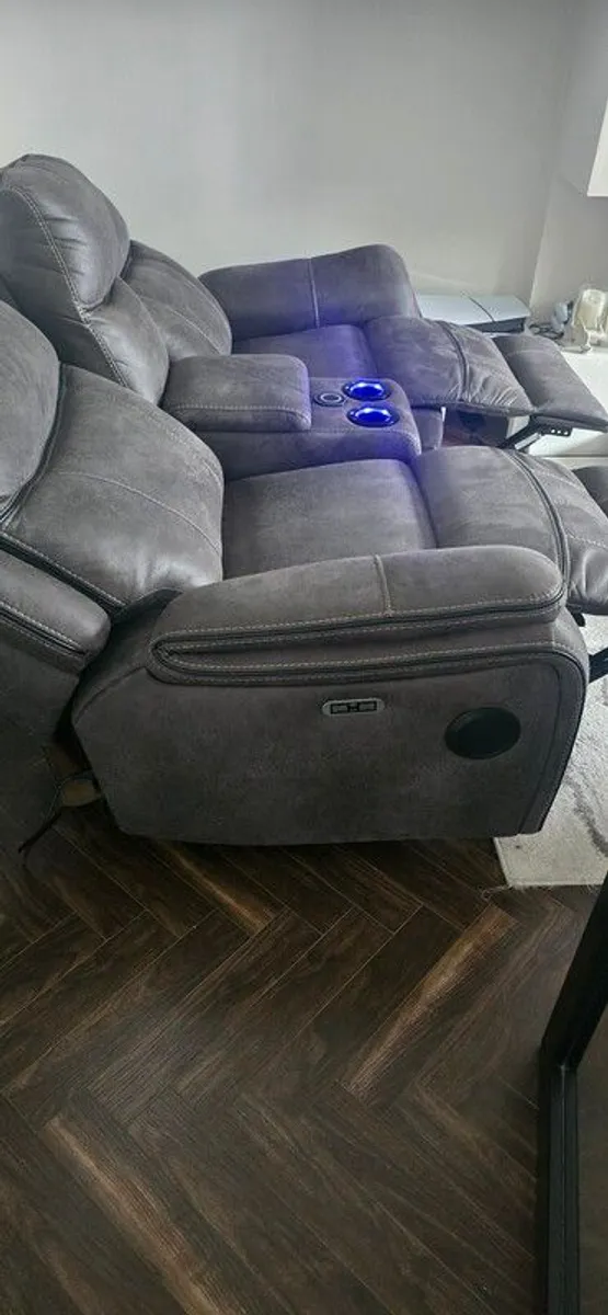 Electric 2 seater recliner home cinema sofa - Image 3