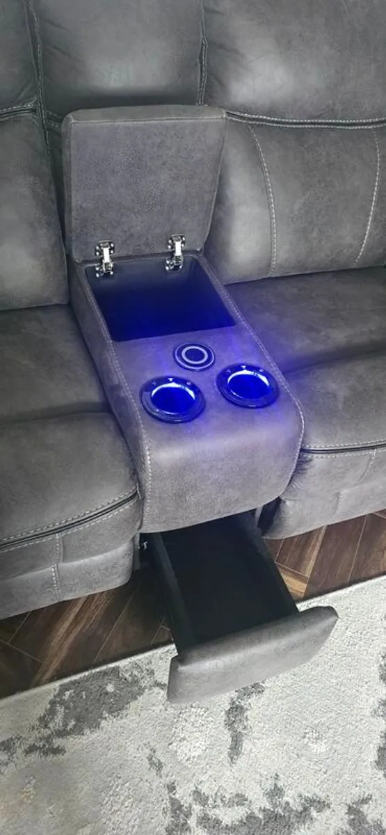 Electric 2 seater recliner home cinema sofa - Image 4