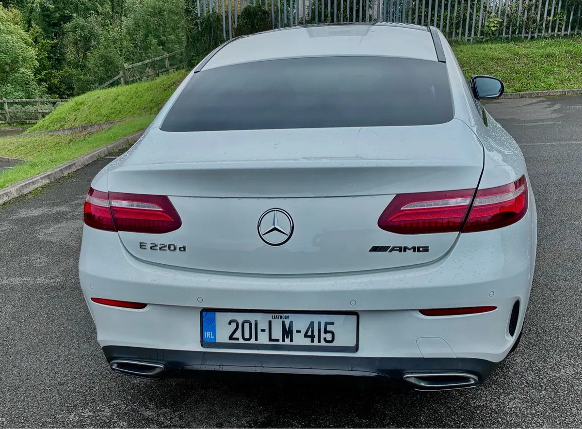 Mercedes Benz E Class - Image 4