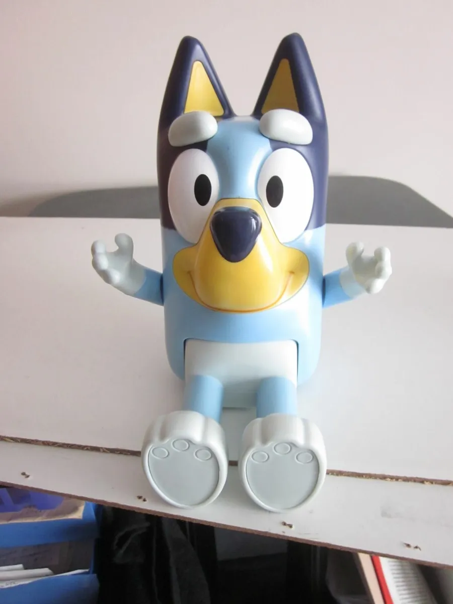 Bluey Articulated Figure Moving Arms & Legs 10" - Image 2