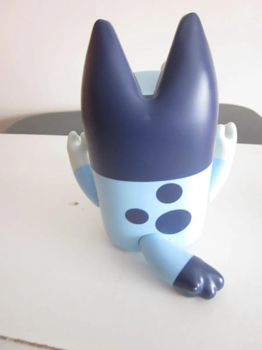 Bluey Articulated Figure Moving Arms & Legs 10" - Image 3