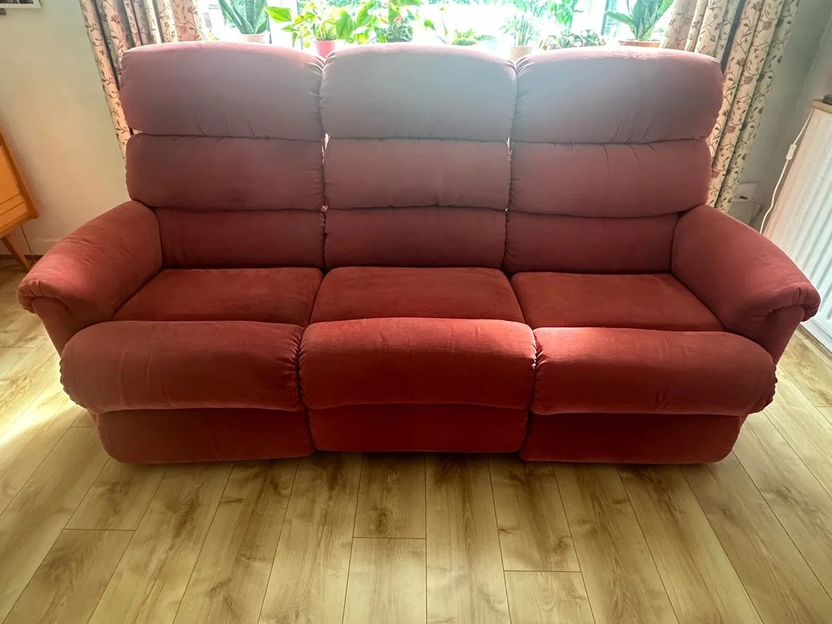 3 Seater Genuine La-Z-Boy Couch - Image 1