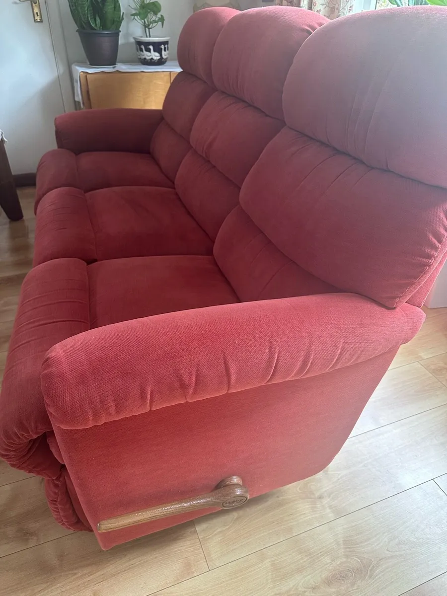 3 Seater Genuine La-Z-Boy Couch - Image 4