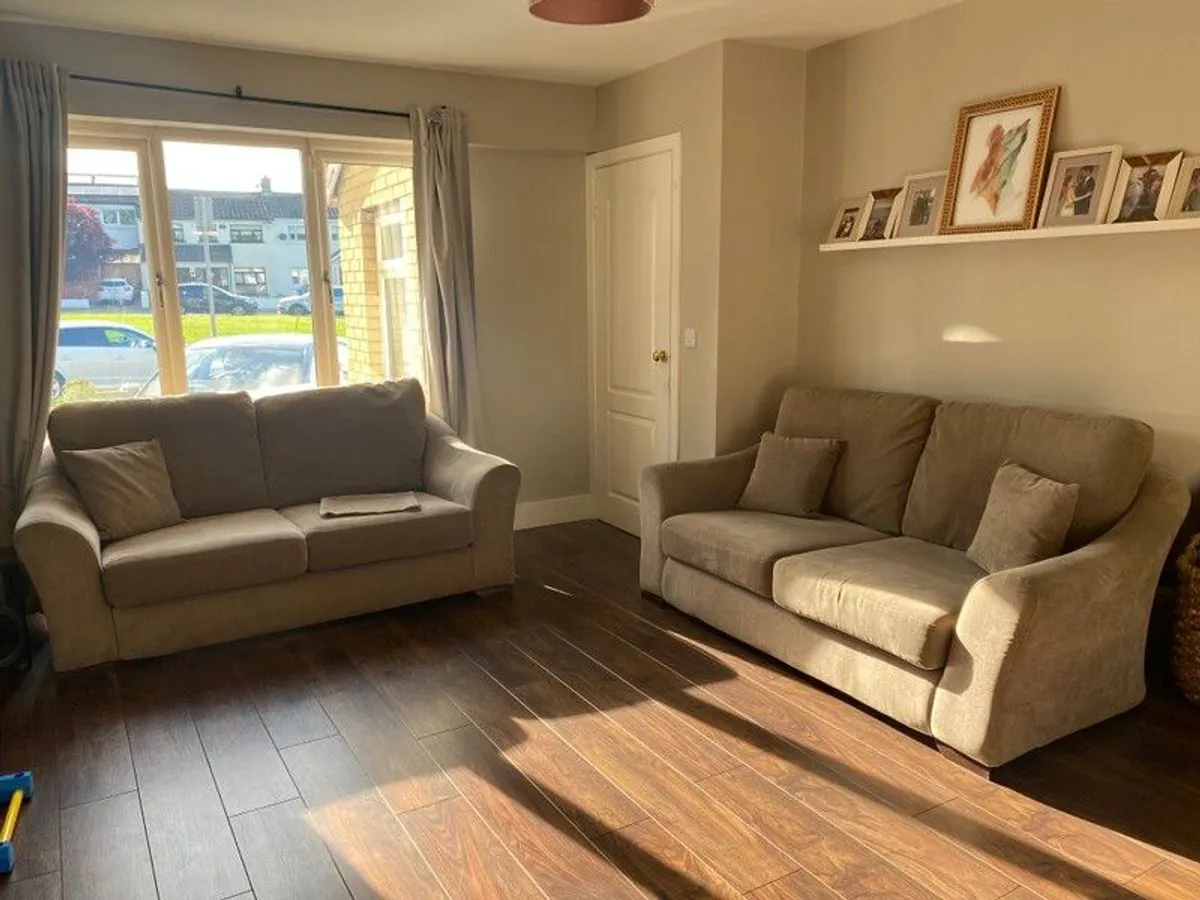 Sofa x 1 - Image 1