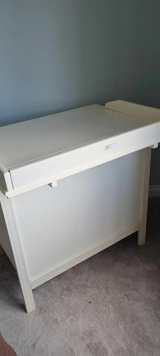 'Elegance' chest of drawers with changing top - Image 4